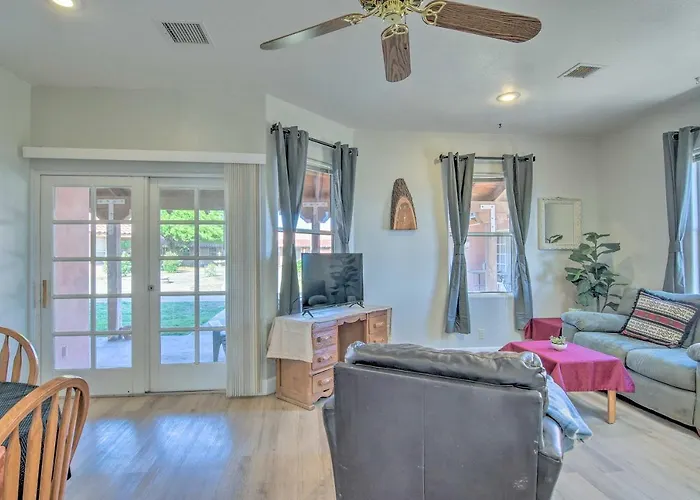 Rejuvenating Retreat W/ Ideal Location! *